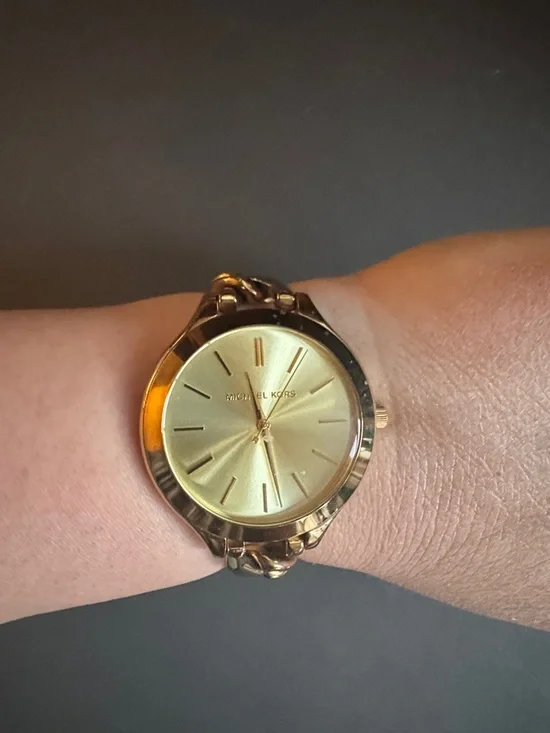 Michael Kors Gold Chain-Link Women's Watch - Picture 2 of 4